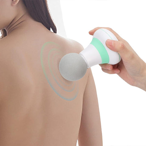 femme pistolet de massage douleur omoplate