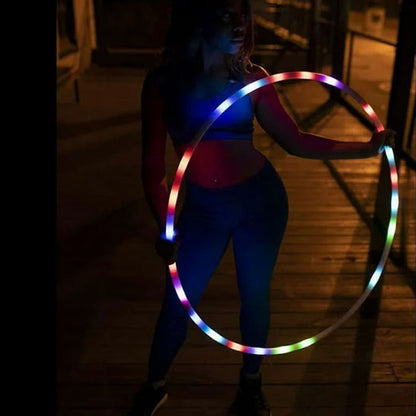 femme nuit cerceau hula hoop